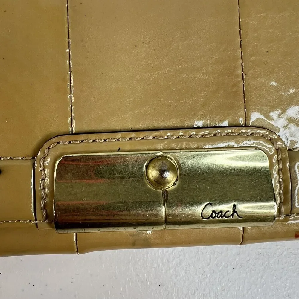Coach Kristin Envelope Yellow Patent Leather‎ Flap Wallet Clutch ID Checkbook